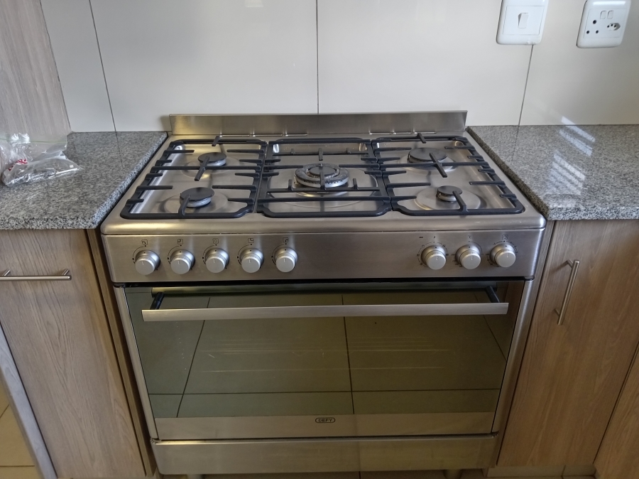 To Let 3 Bedroom Property for Rent in Kraaibosch Park Western Cape